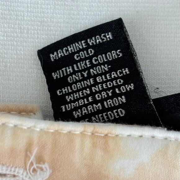 Lane Bryant Cargo Capri Pants Tie Dye Cream Peach Stretchy Modal Blend Size 20 - Picture 12 of 12